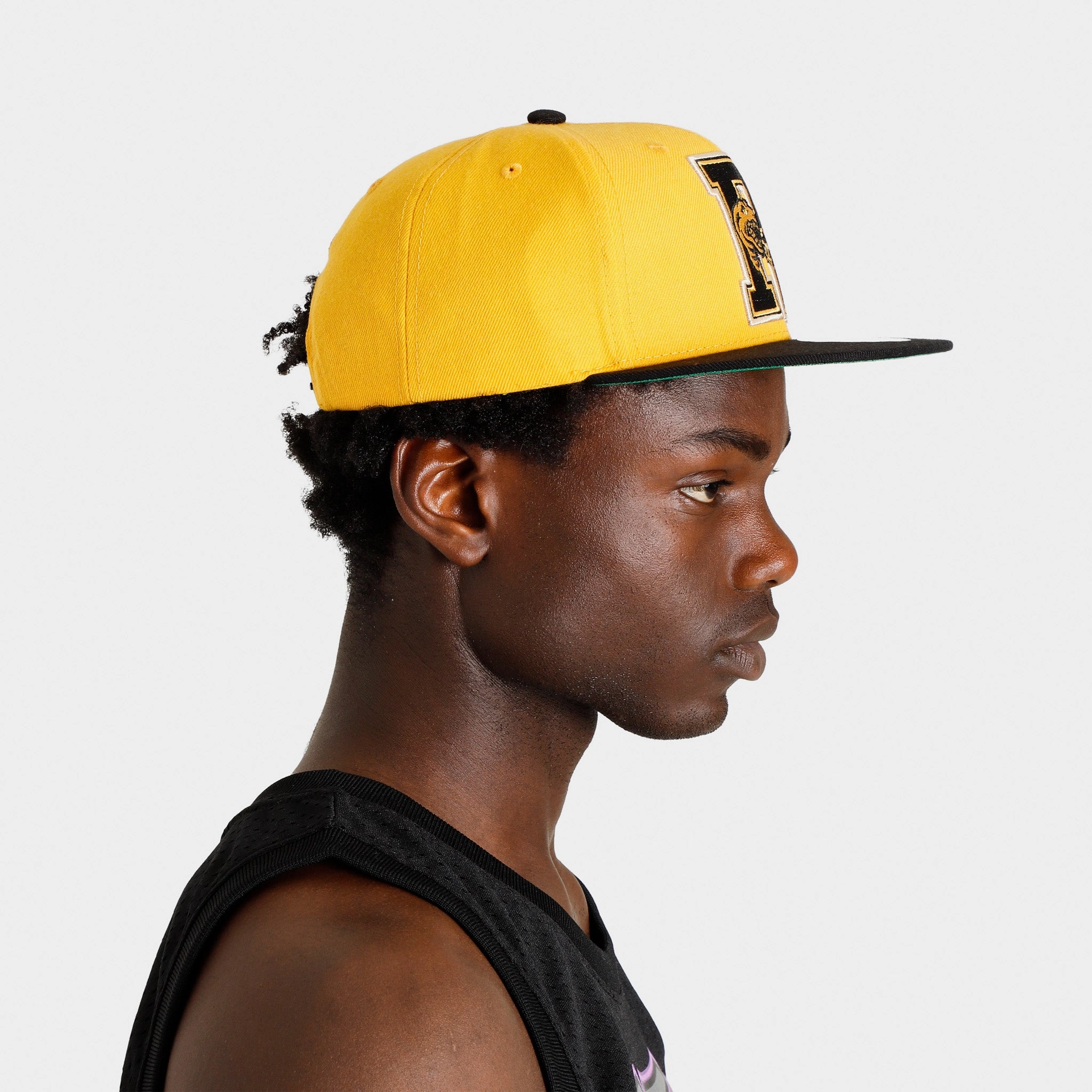 Mitchell & Ness Toronto Raptors Gym Stallion Snapback / Mustard
