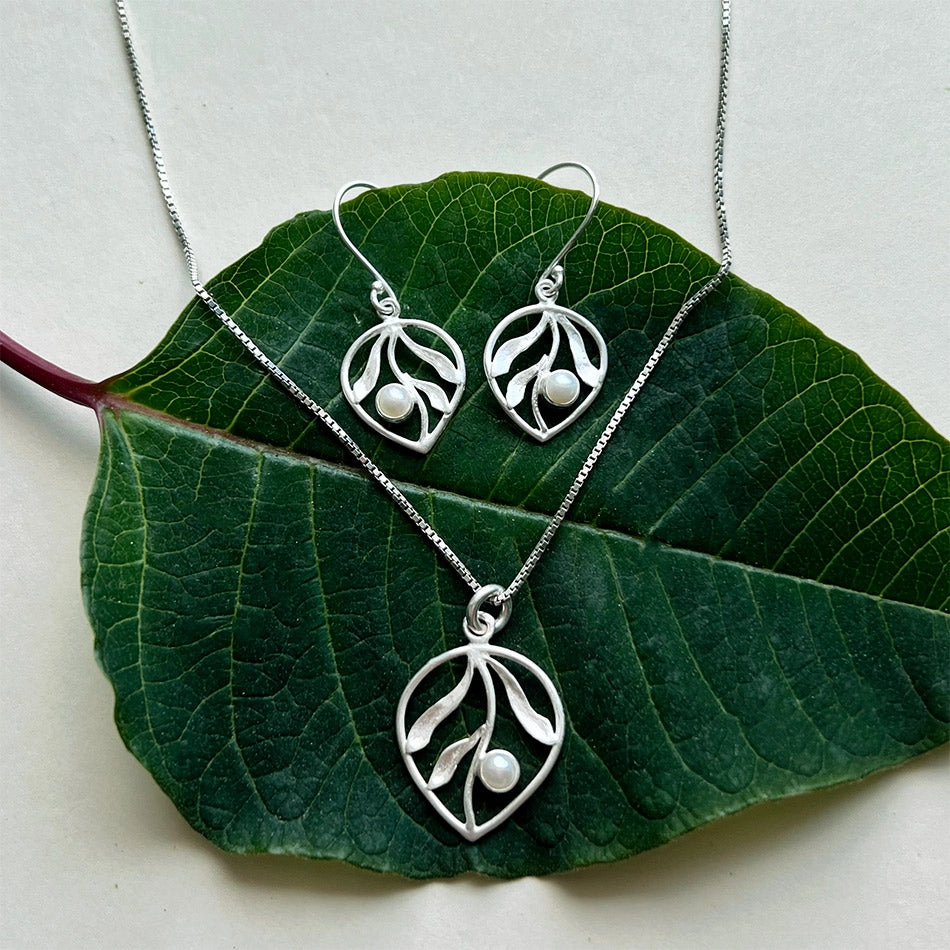 Whispering Leaf Necklace, Pearl - Sterling Silver, Indonesia